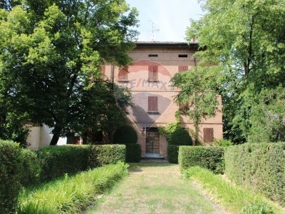 casa indipendente in vendita a Quattro Castella in zona Roncolo