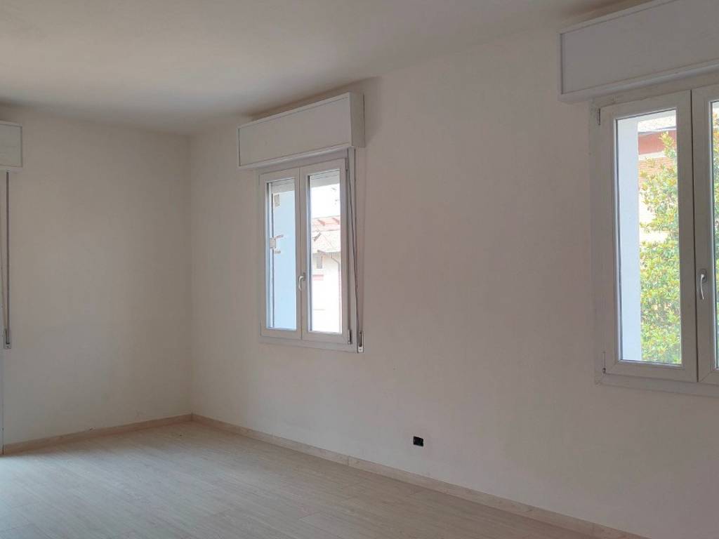 appartamento in vendita a Quattro Castella in zona Forche