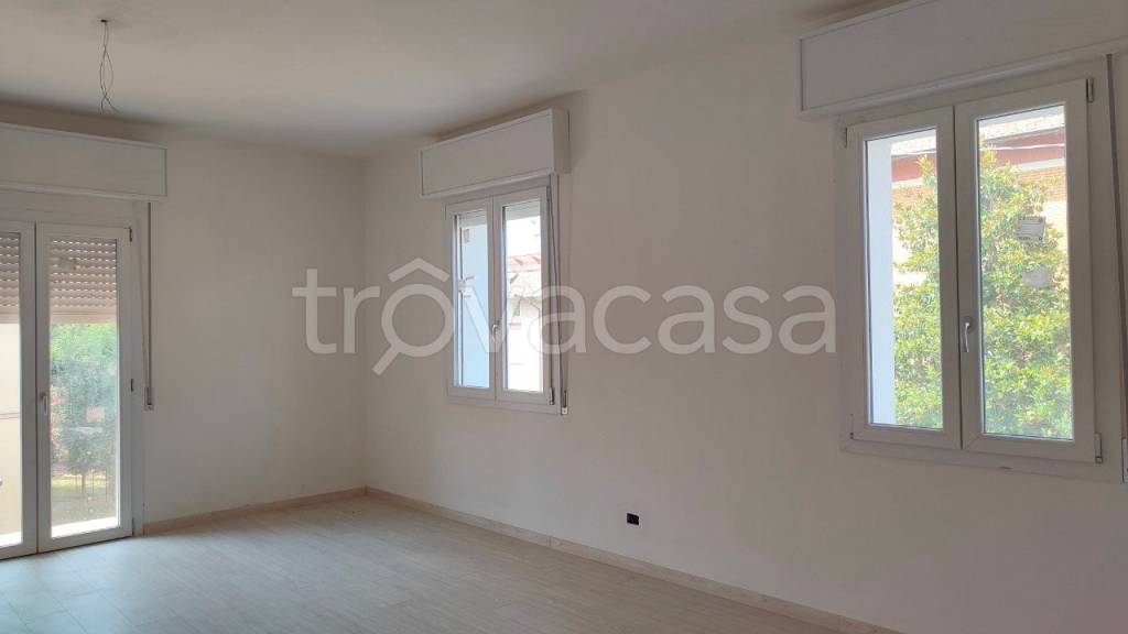 appartamento in vendita a Quattro Castella in zona Forche