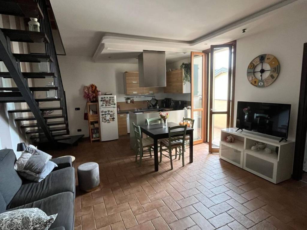 appartamento in vendita a Quattro Castella in zona Montecavolo