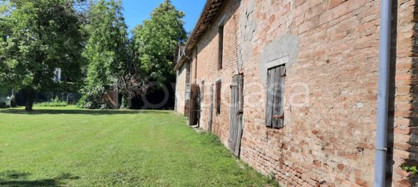 casa indipendente in vendita a Quattro Castella in zona Montecavolo