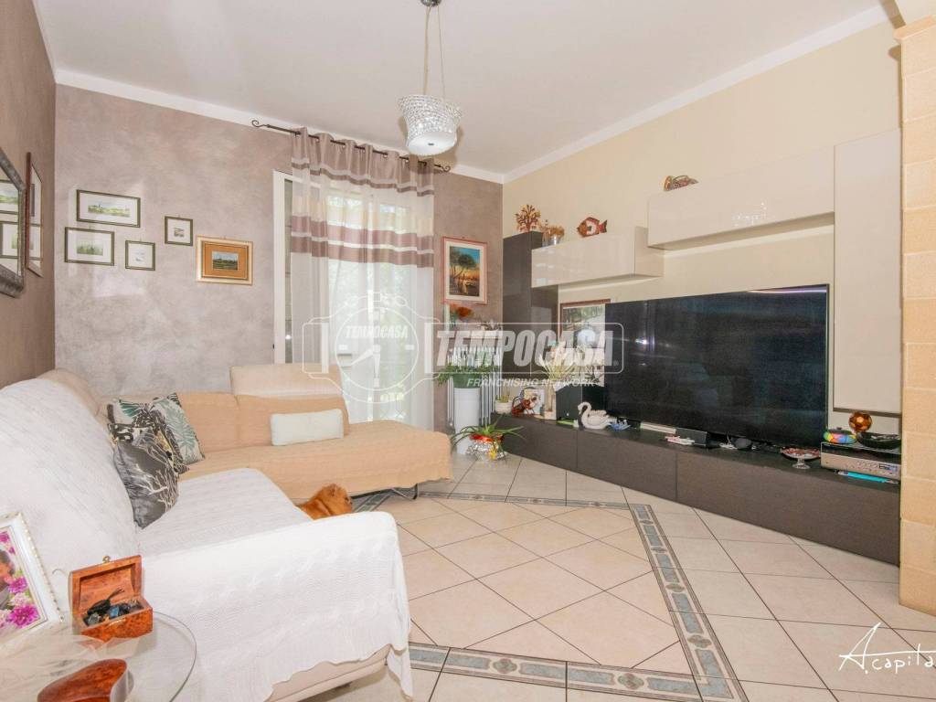 appartamento in vendita a Quattro Castella in zona Montecavolo