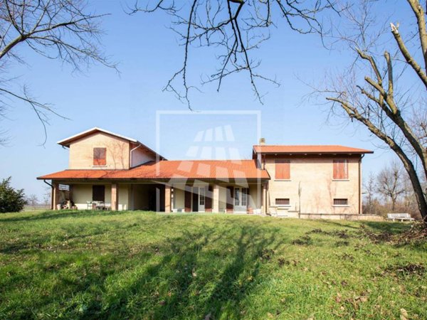 casa indipendente in vendita a Quattro Castella in zona Roncolo