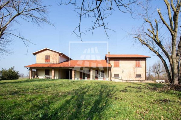 casa indipendente in vendita a Quattro Castella in zona Roncolo