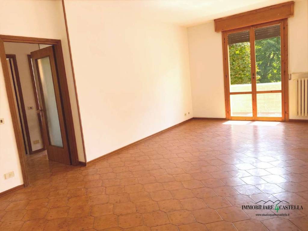 appartamento in vendita a Quattro Castella in zona Montecavolo