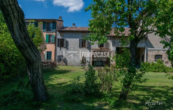 casa indipendente in vendita a Quattro Castella in zona Montecavolo