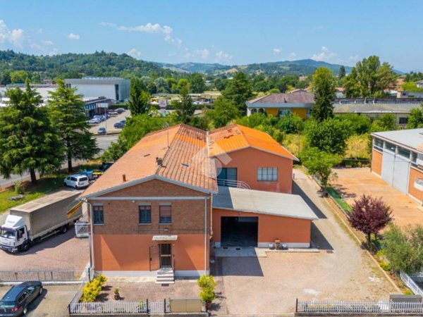 appartamento in vendita a Quattro Castella in zona Montecavolo