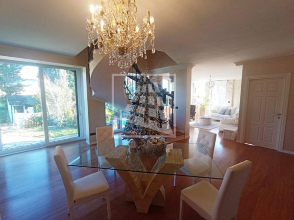 casa indipendente in vendita a Quattro Castella in zona Puianello