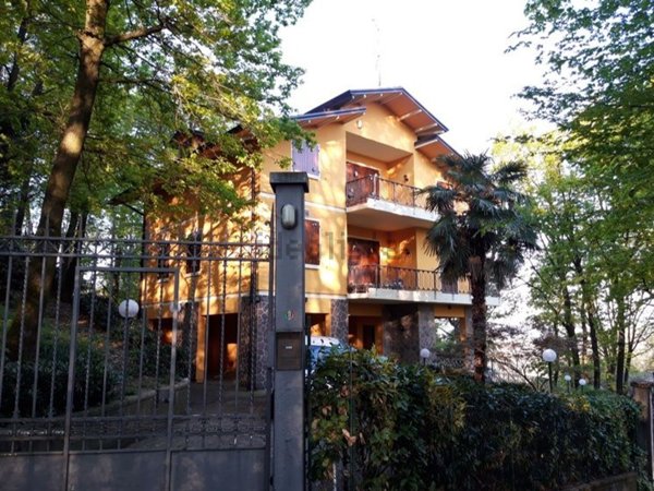 casa indipendente in vendita a Quattro Castella in zona Montecavolo