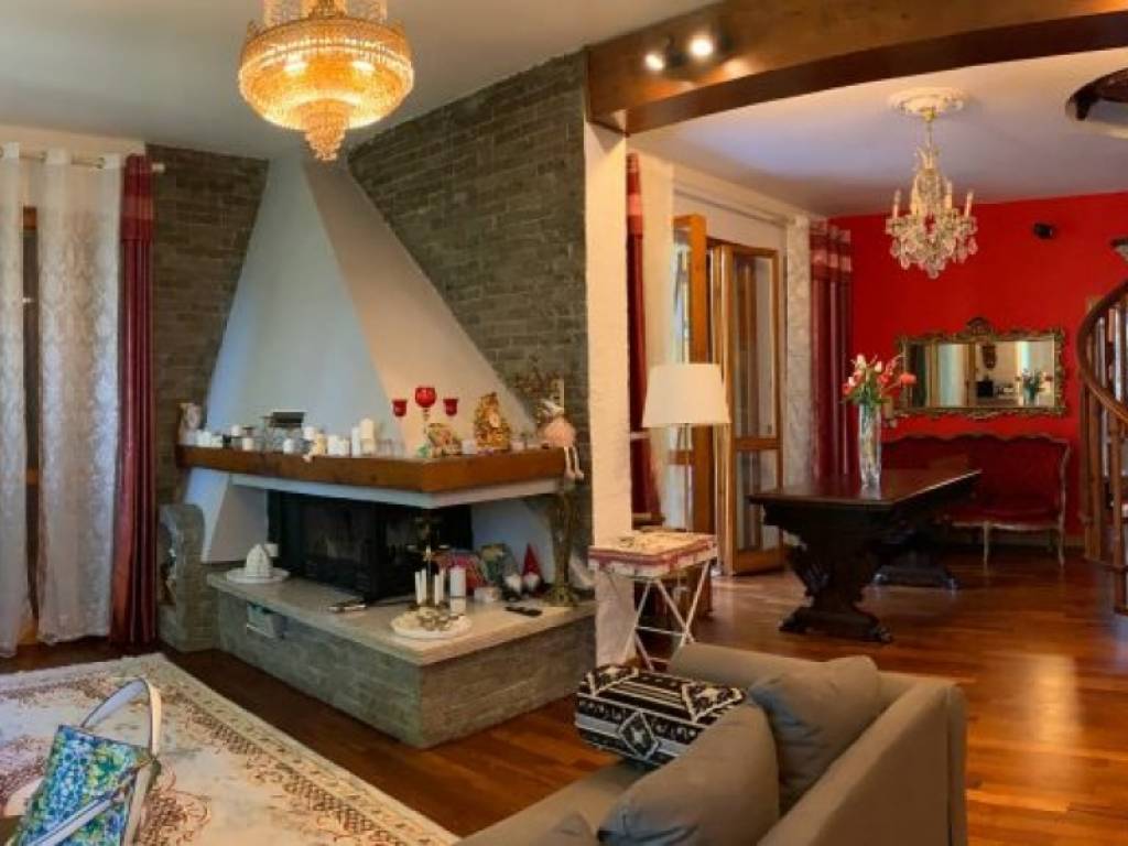 casa indipendente in vendita a Quattro Castella in zona Montecavolo