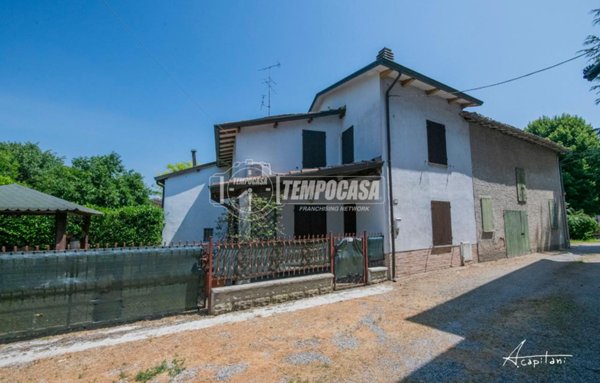 casa indipendente in vendita a Quattro Castella in zona Montecavolo