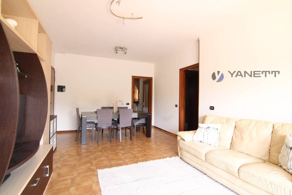 appartamento in vendita a Quattro Castella in zona Montecavolo