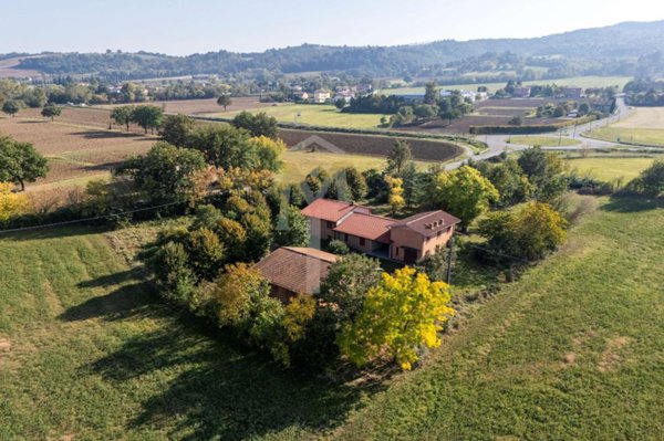 casa indipendente in vendita a Quattro Castella in zona Roncolo