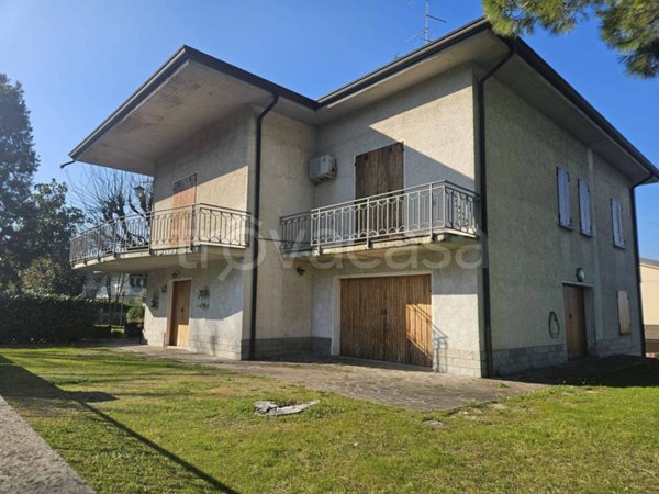 casa indipendente in vendita a Quattro Castella in zona Roncolo