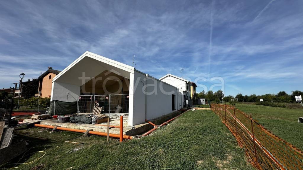 casa indipendente in vendita a Quattro Castella in zona Montecavolo