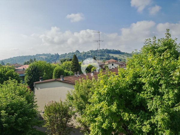 appartamento in vendita a Quattro Castella in zona Montecavolo
