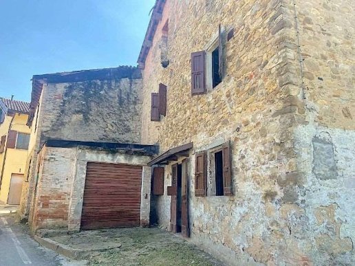 pentavano in vendita a Quattro Castella