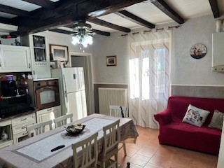 appartamento in vendita a Quattro Castella in zona Roncolo