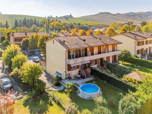 casa indipendente in vendita a Quattro Castella in zona Salvarano