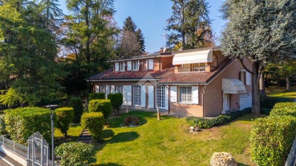 casa indipendente in vendita a Quattro Castella in zona Forche