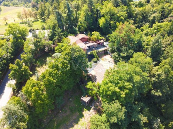 negozio in vendita a Quattro Castella