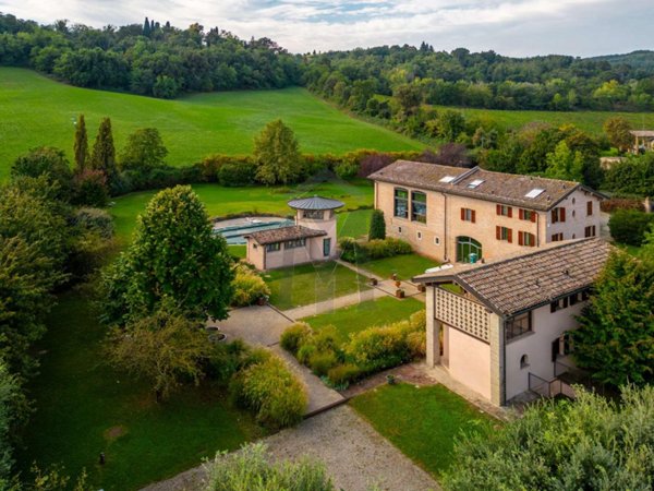 casa indipendente in vendita a Quattro Castella in zona Montecavolo