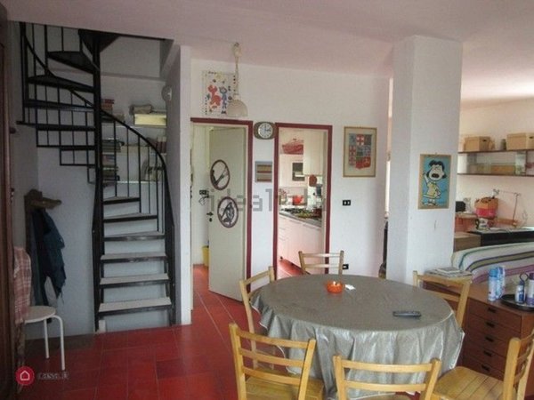 appartamento in vendita a Quattro Castella in zona Roncolo