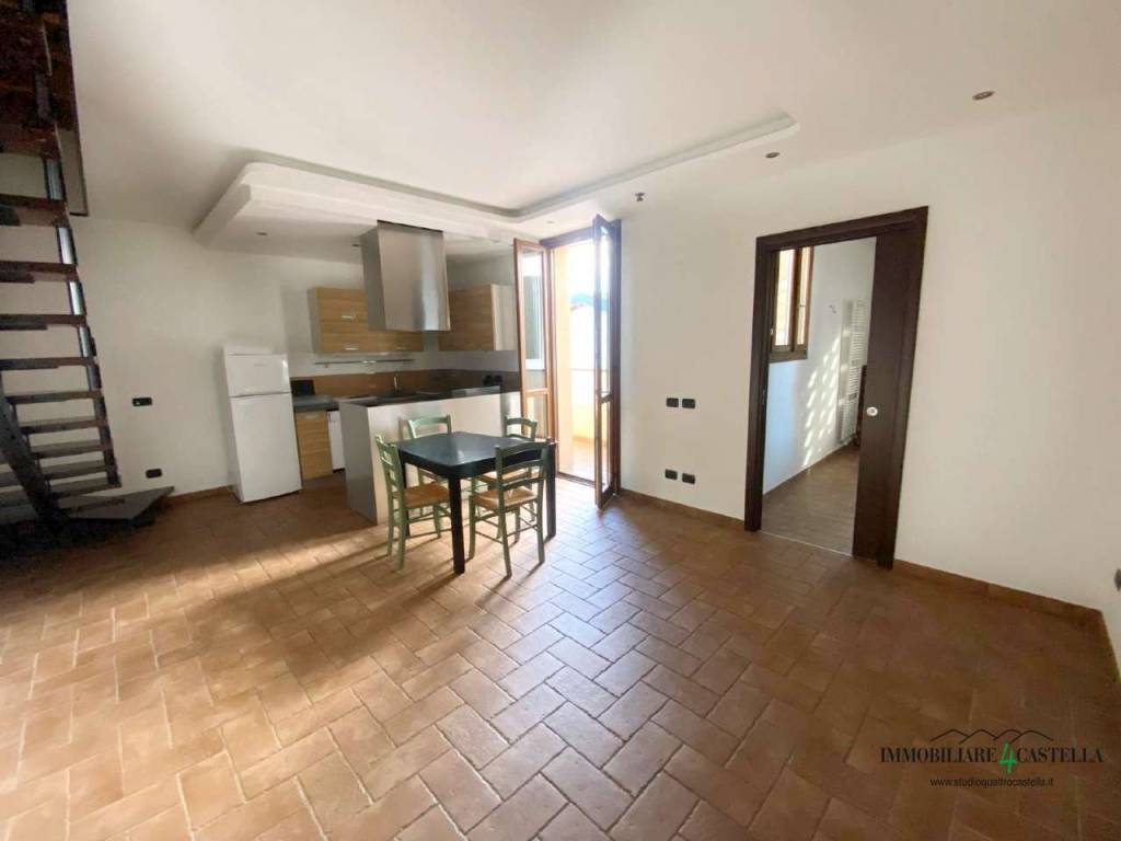 appartamento in vendita a Quattro Castella in zona Montecavolo