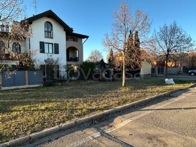 casa indipendente in vendita a Quattro Castella in zona Forche