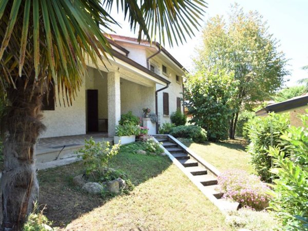 casa indipendente in vendita a Quattro Castella in zona Salvarano
