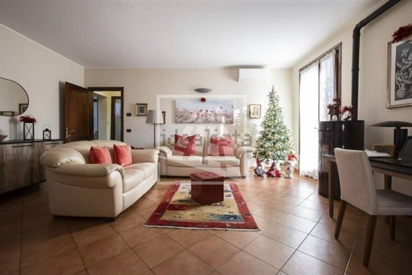 casa indipendente in vendita a Quattro Castella