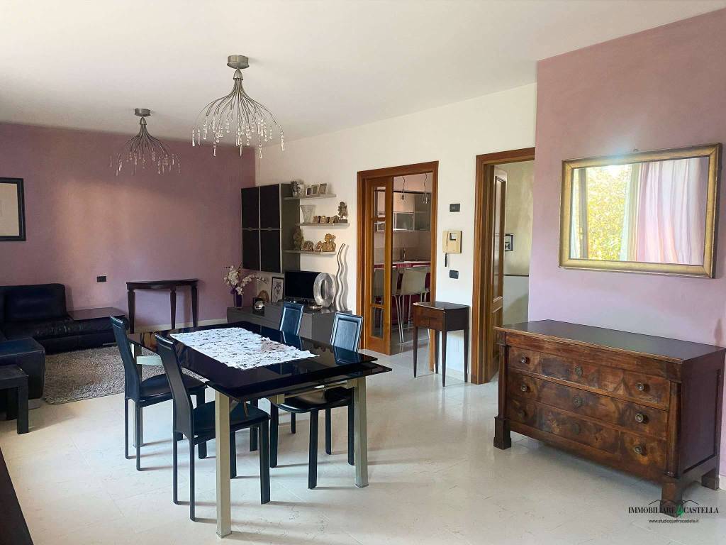 casa indipendente in vendita a Quattro Castella in zona Montecavolo