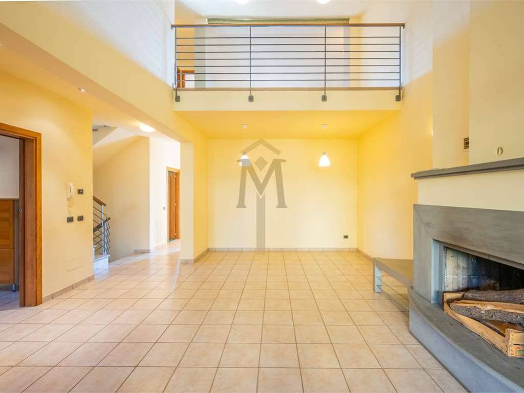 casa indipendente in vendita a Quattro Castella in zona Forche