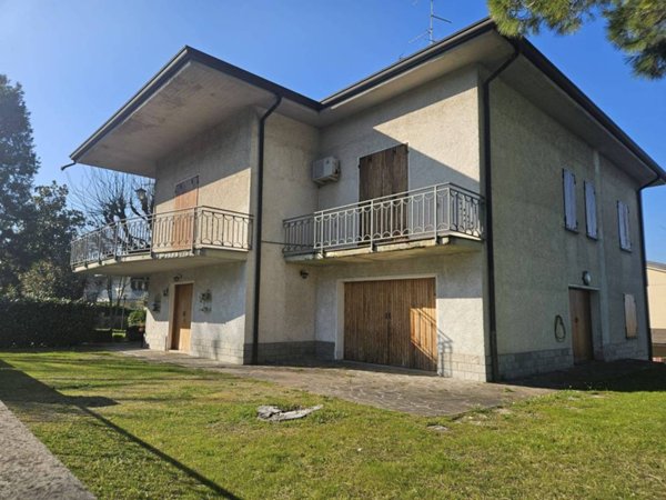 casa indipendente in vendita a Quattro Castella in zona Roncolo