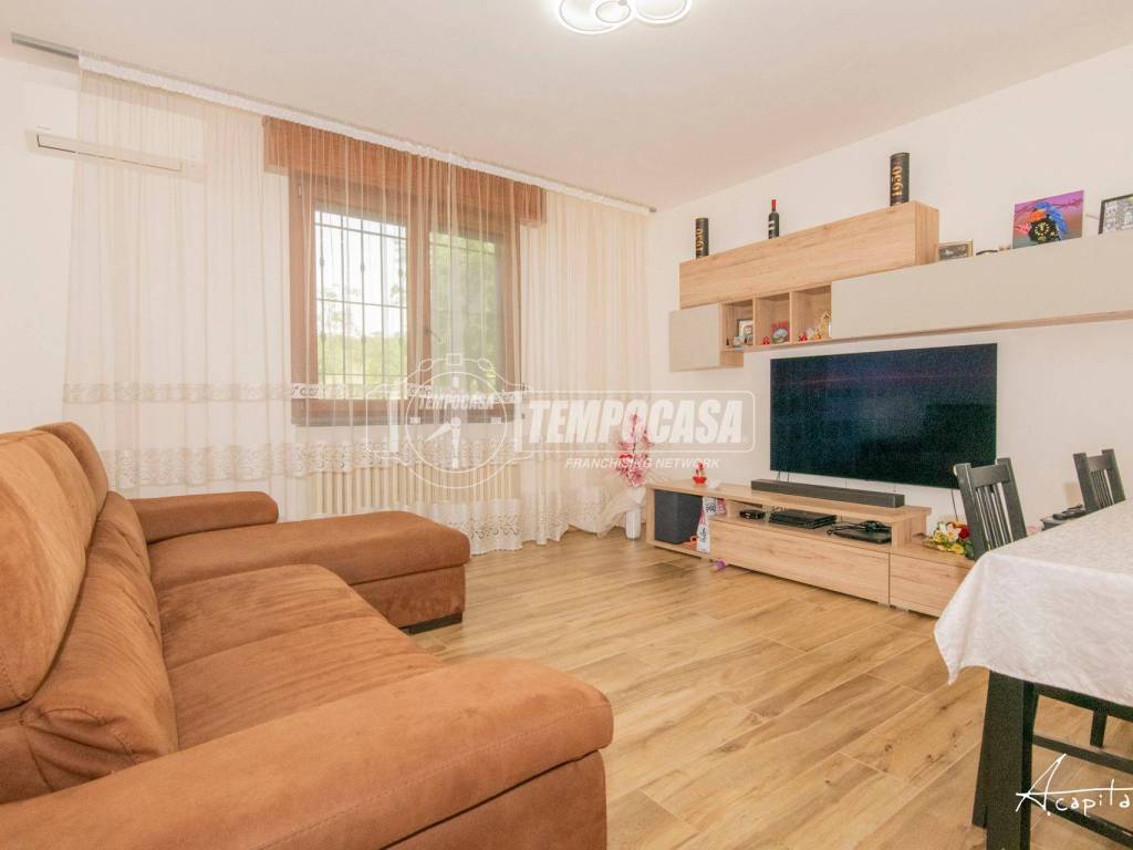 appartamento in vendita a Quattro Castella in zona Montecavolo