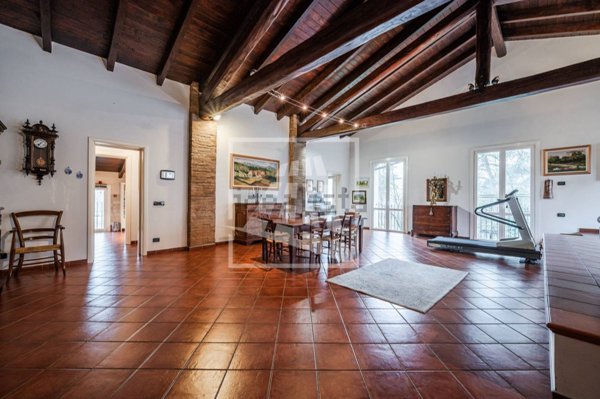 casa indipendente in vendita a Quattro Castella in zona Montecavolo