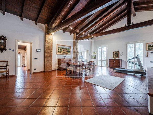 casa indipendente in vendita a Quattro Castella in zona Montecavolo