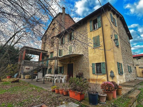 casa indipendente in vendita a Quattro Castella in zona Puianello
