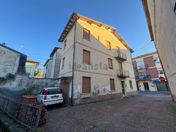 appartamento in vendita a Quattro Castella in zona Montecavolo