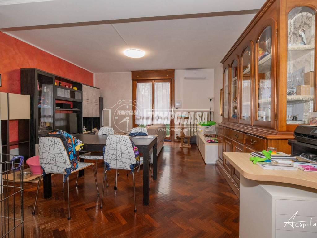 casa indipendente in vendita a Quattro Castella in zona Montecavolo