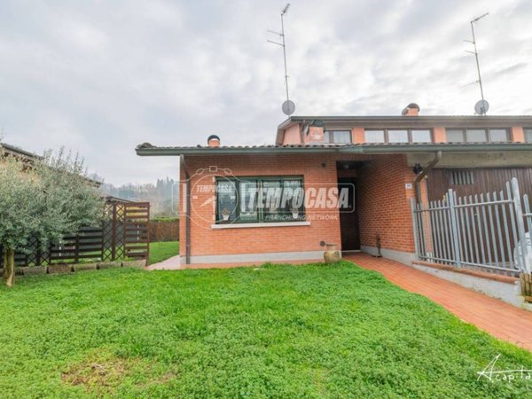 casa indipendente in vendita a Quattro Castella in zona Montecavolo