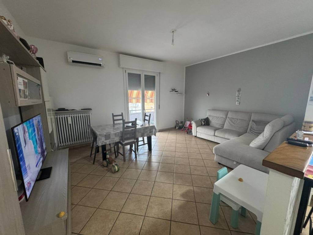 appartamento in vendita a Quattro Castella in zona Montecavolo