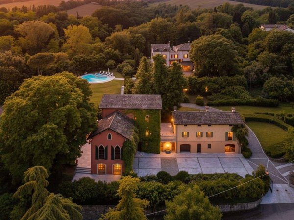 casa indipendente in vendita a Quattro Castella in zona Roncolo