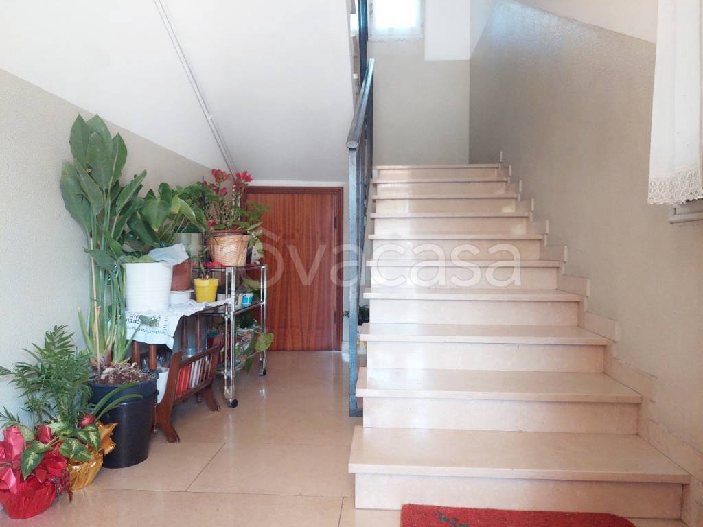 appartamento in vendita a Quattro Castella in zona Montecavolo