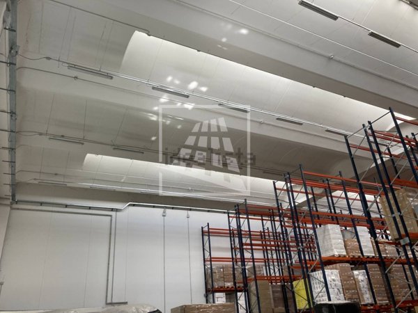 capannone in vendita a Quattro Castella in zona Forche