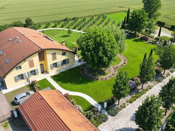 casa indipendente in vendita a Quattro Castella in zona Roncolo