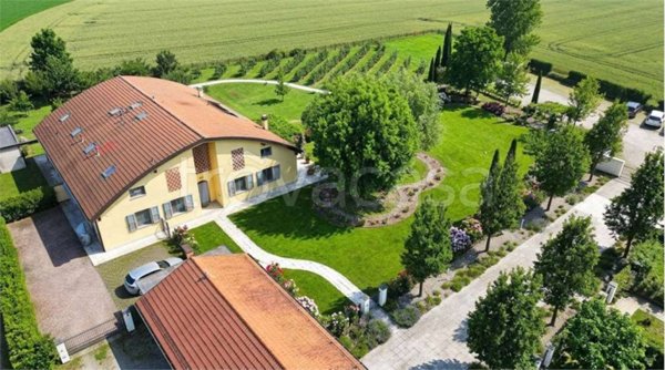 casa indipendente in vendita a Quattro Castella in zona Roncolo