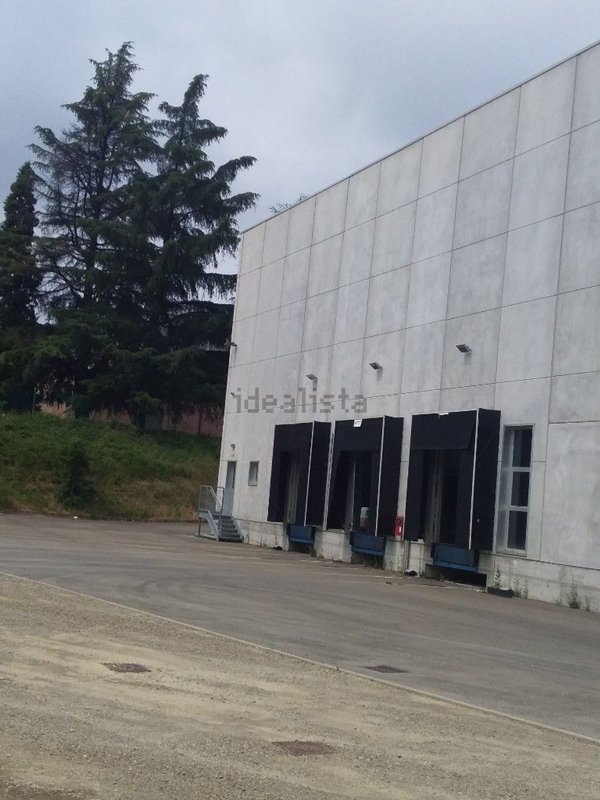 capannone in vendita a Quattro Castella in zona Orologia