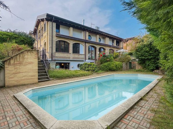 casa indipendente in vendita a Quattro Castella in zona Forche