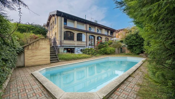 casa indipendente in vendita a Quattro Castella in zona Forche